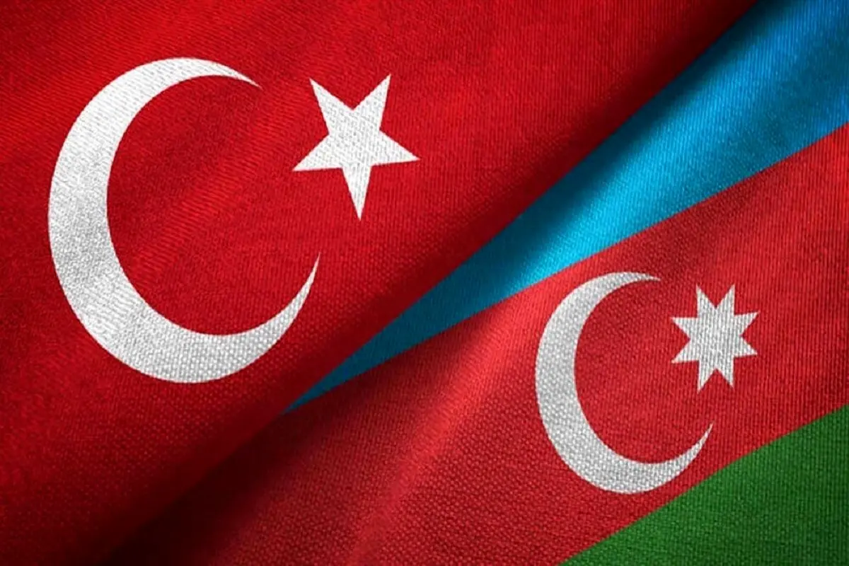 پزدادن وزیران خارجه ترکیه و آذربایجان با فرش تبریز!+عکس