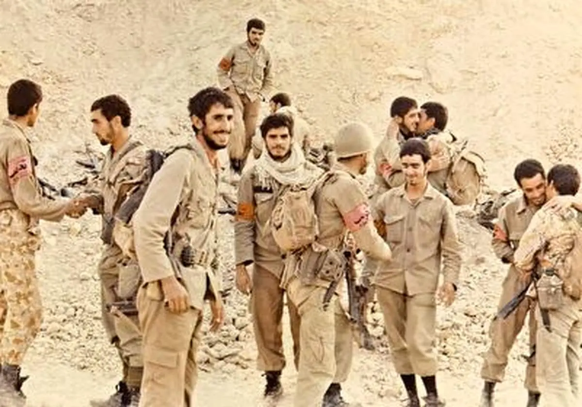 فیلمی تماشایی از کباب پختن در جبهه برای رزمندگان