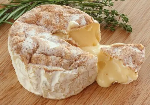 طرز تهیه لذیذترین پنیر خانگی فقط در ده دقیقه+ فیلم/  این پنیر را فقط با سه قلم مواد درست کن