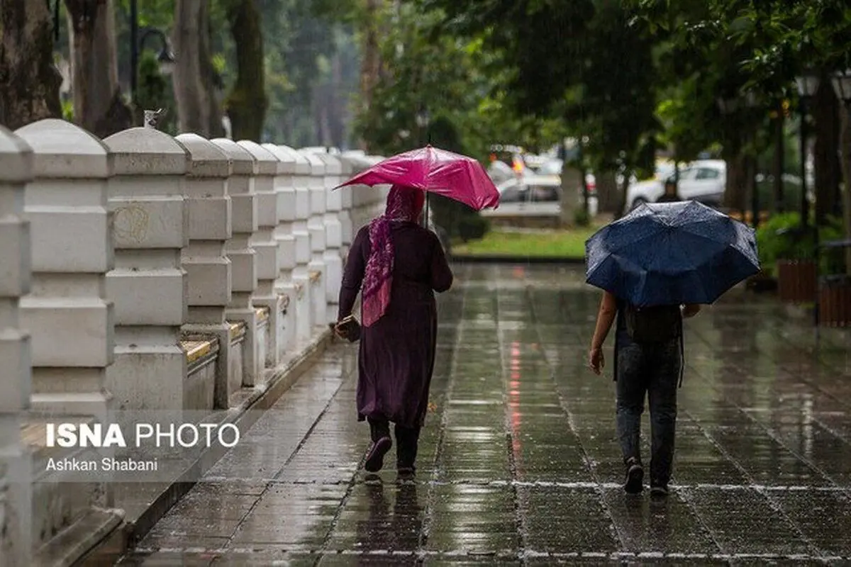 رگبار باران، باد و خاک در نقاط مختلف کشور