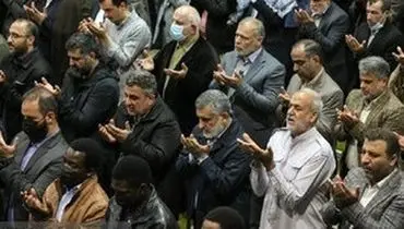 پوشش متفاوت ۲ فرمانده بلندپایه سپاه در نماز جمعه+ عکس