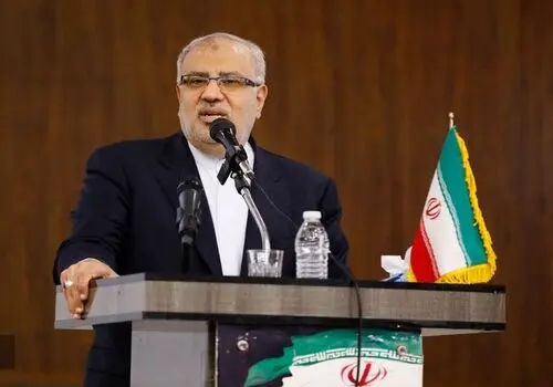 لحظه کنده شدن سقف خودروی وزیر نفت!+ فیلم