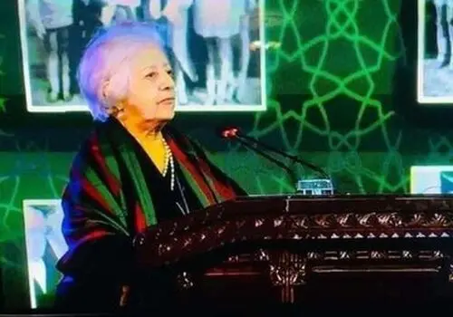 پرتاب دختر جوان به آغوش مرگ خبرساز شد + فیلم