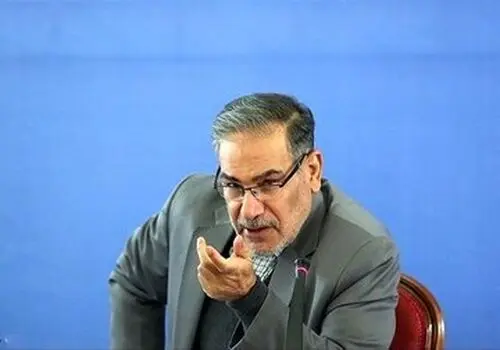 شمخانی با دست شکسته در دیدار با رهبر انقلاب+ عکس