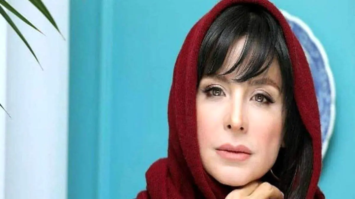 آرایش سنگین سیما تیرانداز در مراسم ختم آتیلا پسیانی