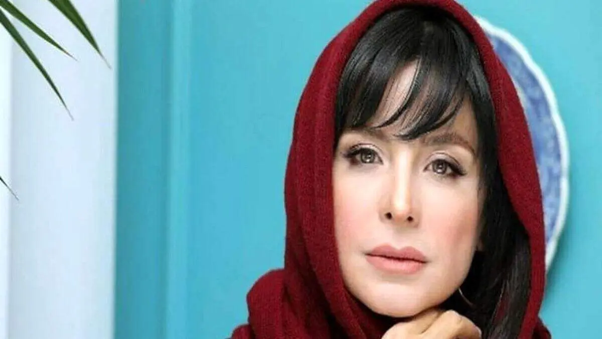 آرایش سنگین سیما تیرانداز در مراسم ختم آتیلا پسیانی