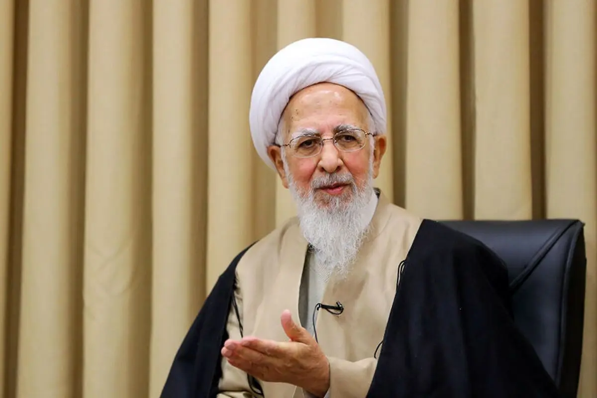 آیتالله جوادی آملی: همگان تلاش و کمک بکنند گذرگاه رفح را باز بکنند