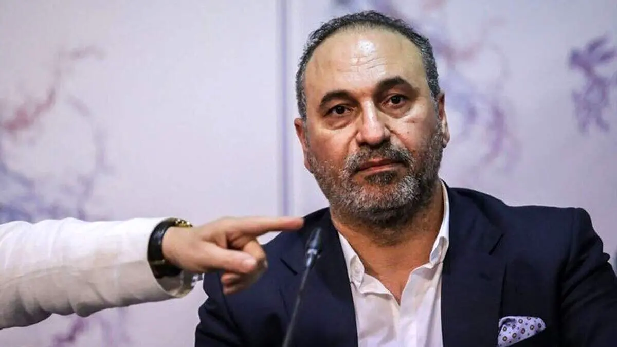 تحقیر فرخنژاد و دوستان این بار به سبک دورهگردی تئاتر آزاد