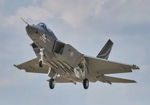 رهگیری و شناسایی جنگنده رادارگریز F-۲۲ Raptor با رادار چینی