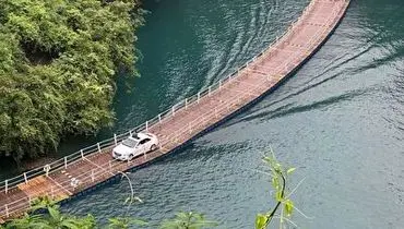 ویدئویی رویایی از پل شناور رودخانه «چینگ جیانگ» در چین