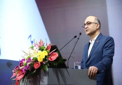 زارع: بانک اینده در مسیر صحیح بانکداری قرار گرفته است