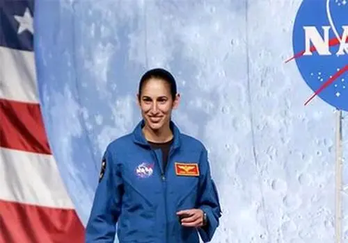 یاسمین مقبلی در فضا رای داد!+ عکس