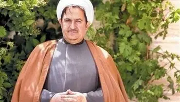 مصافحه پدر روح الله زم با فرزند رهبر انقلاب در یک مراسم+ عکس