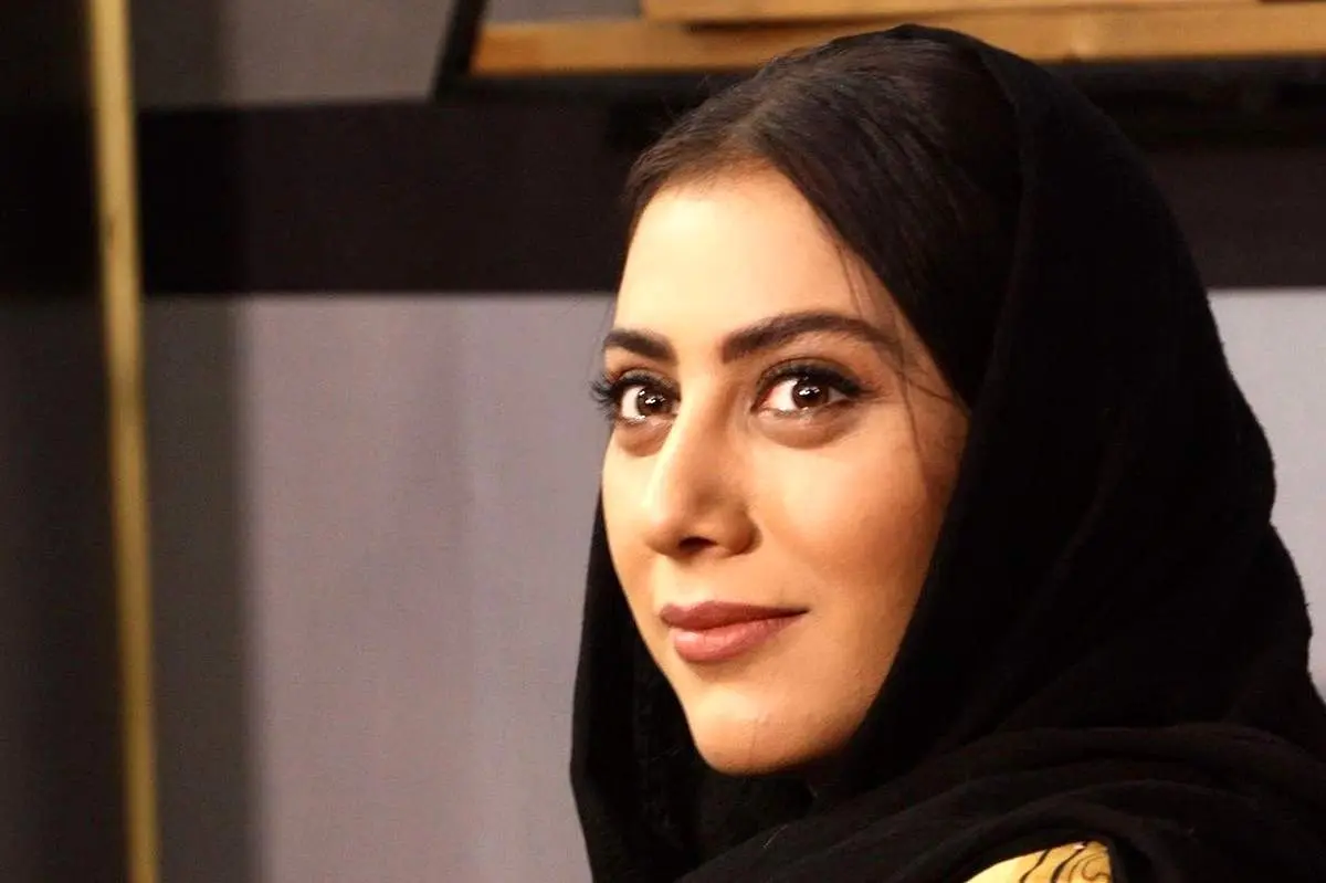 حمله سارقان با قمه به مونا فرجاد+ عکس