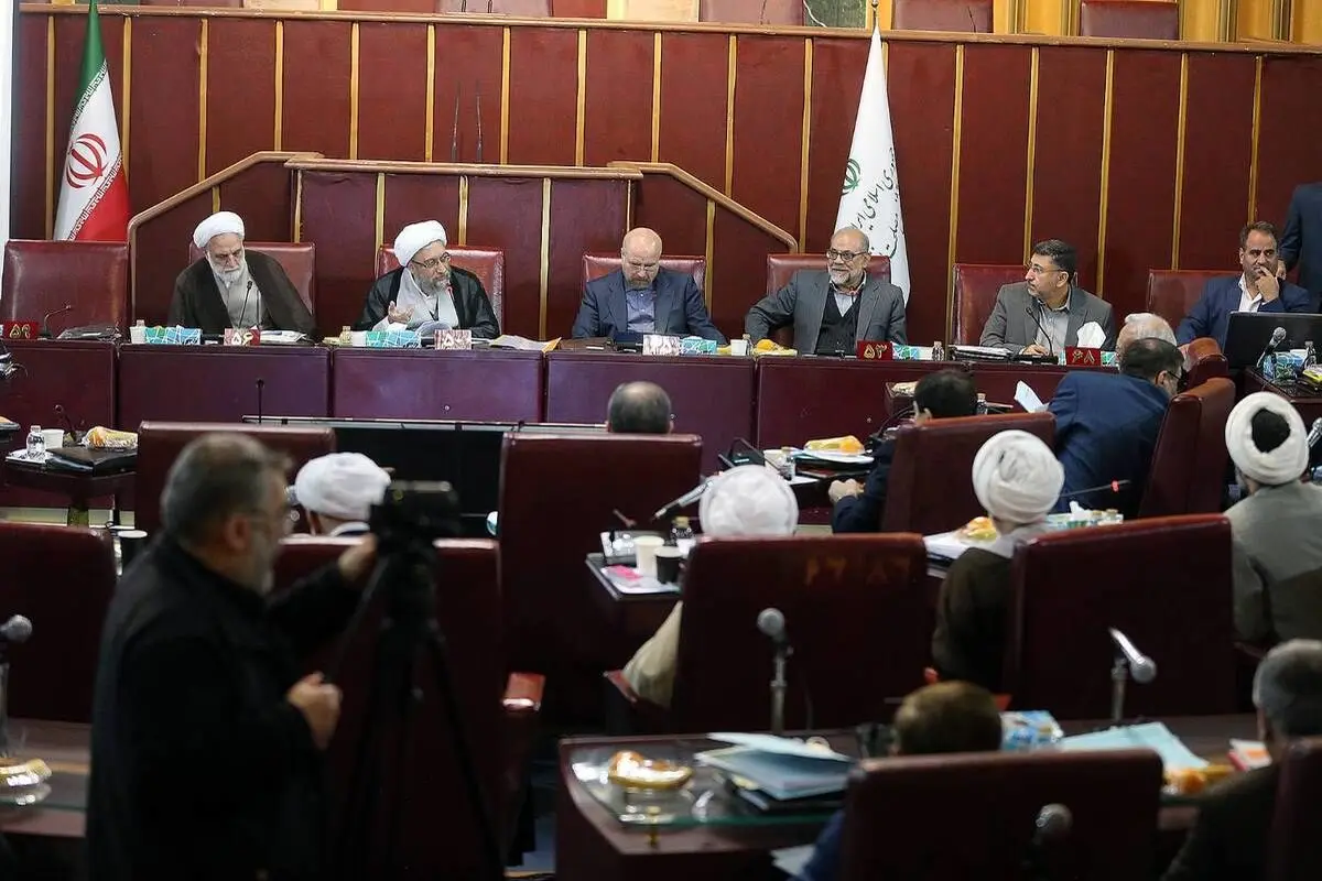 بررسی طرح بانک مرکزی در مجمع تشخیص/ نسخ مواد (۳۹) و (۴٠) قانون پولی و بانکی کشور