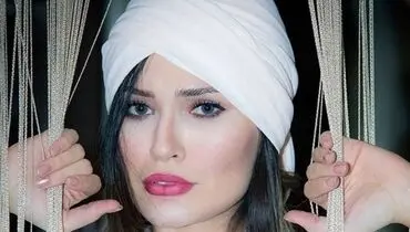 کت و شلوار عجیب و غریب خانم بازیگر معروف خبر ساز شد!+ عکس