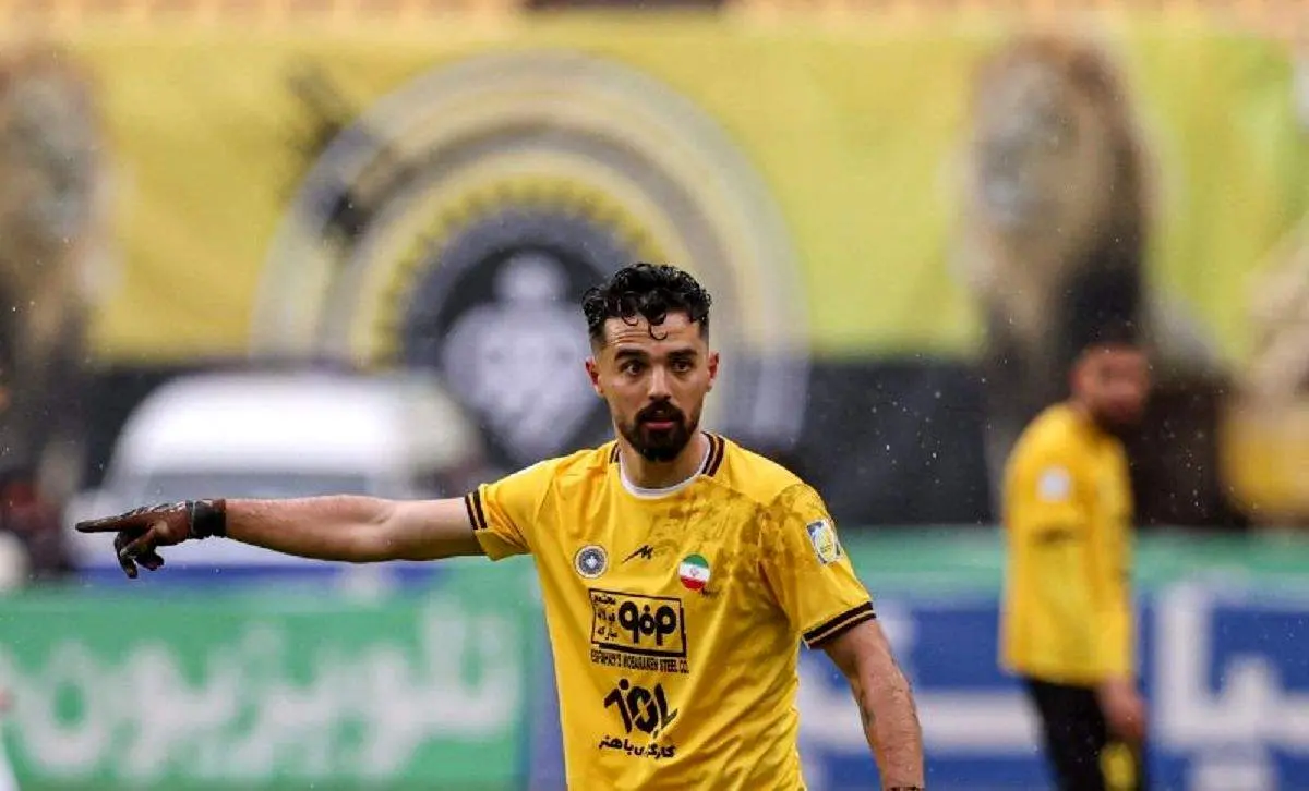 کری خوانی هافبک استقلالی سپاهان برای پرسپولیسی ها+ عکس