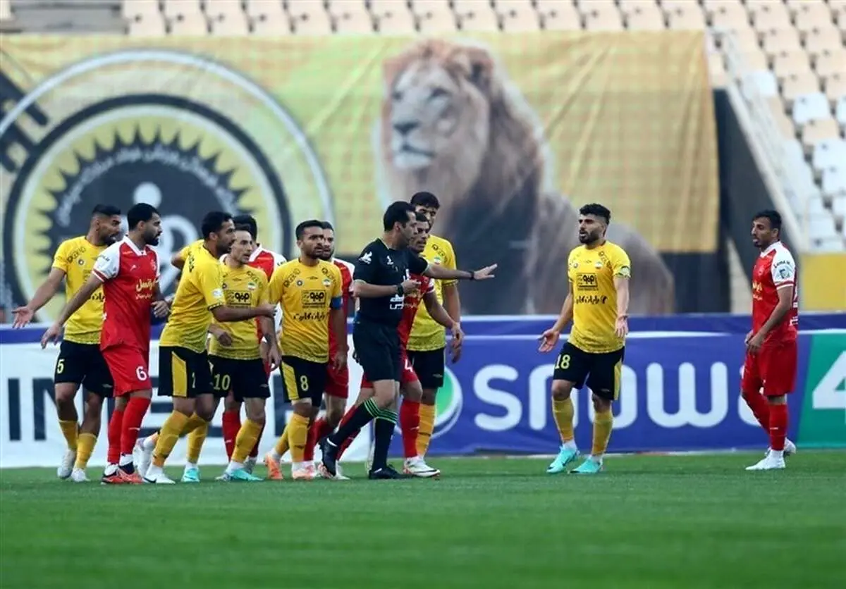 تنها اشتباه مهم داور دیدار سپاهان - پرسپولیس چه بود؟