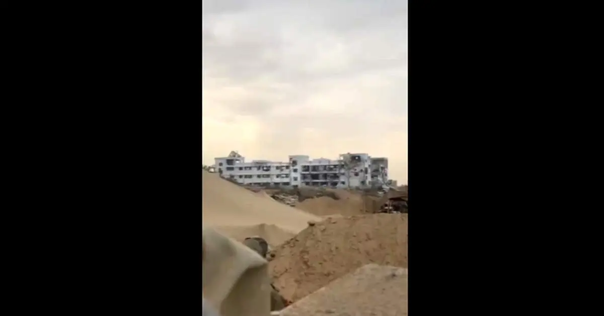 لحظه با خاک یکسان شدن پارلمان حماس