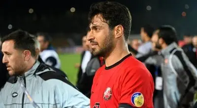 کمیته انضباطی، بازیکن توهین‌کننده به داور را جریمه کرد