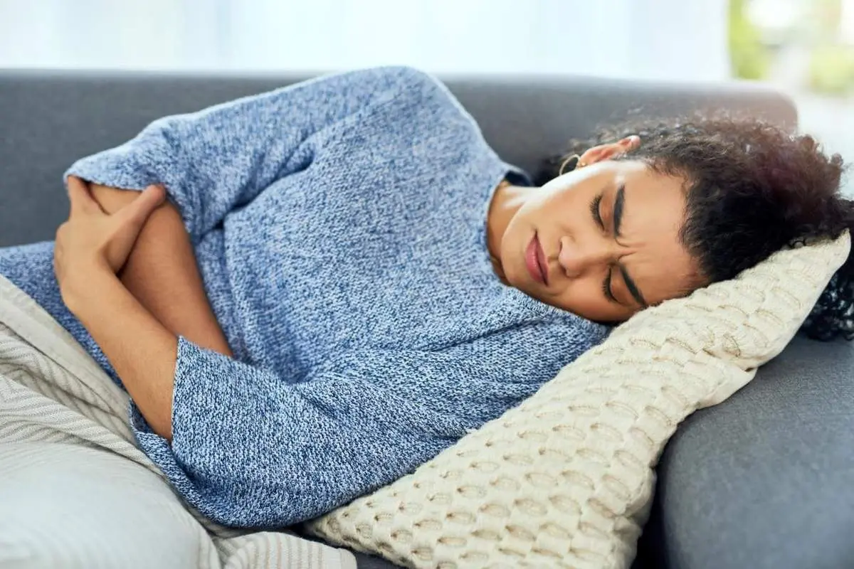 علائم شکمی در زنان؛ ۵ دردی که نباید نادیده گرفته شوند

