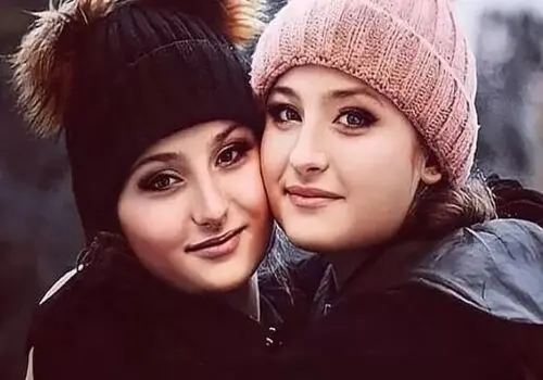 تصویری دیده نشده از قالی بافی نیکا فرقانی