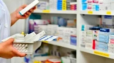 قیمت دارو در ۱۴ ماه اخیر چند پله بالا رفت؟