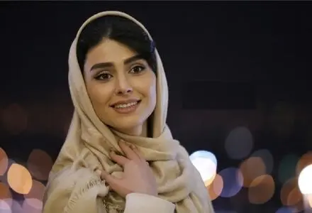 استایل شیک و چشمگیر لاله مرزبان روی فرش قرمز جشنواره ونیز+تصاویر