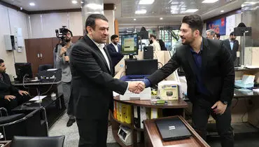 بازدید نجارزاده از برخی شعب انتقال یافته بانک سابق آینده به بانک ملی ایران/ استمرار بی وقفه خدمات به مردم و تمرکز بر مشتری مداری