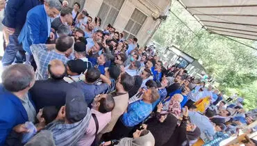در میدان ۷۲ نارمک غوغا است؛ محمود احمدی نژاد در حلقه هواداران دوآتیشه+ تصاویر