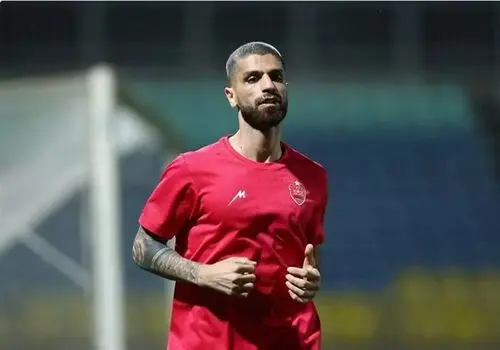 تصاویری از لحظه تمدید قرارداد دو ستاره پرسپولیس