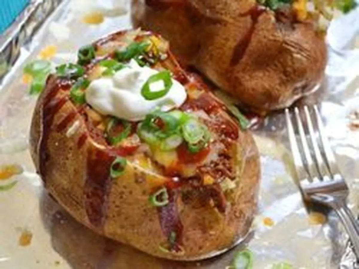 طرز تهیه سیب زمینی تنوری شکم پر