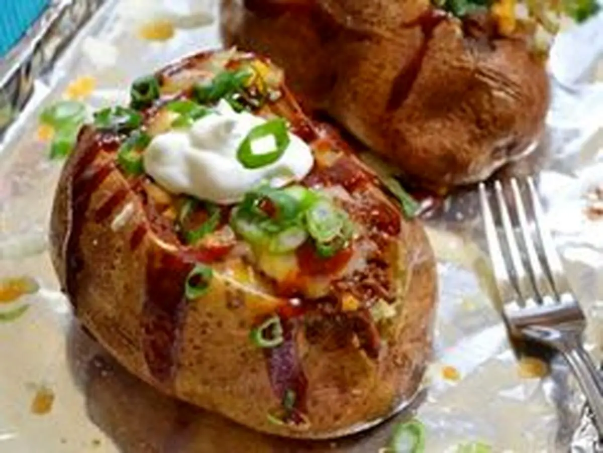 طرز تهیه سیب زمینی تنوری شکم پر