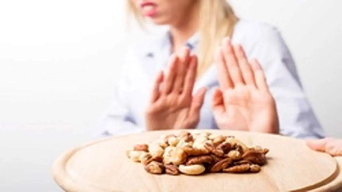 دختری با بیماری عجیب که غذا را از طریق قلبش میخورد + تصاویر