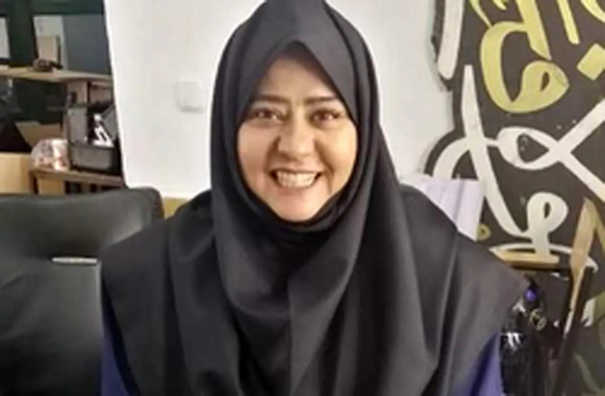 رابعه اسکویی با پوشش دهه شصتی‌ها
