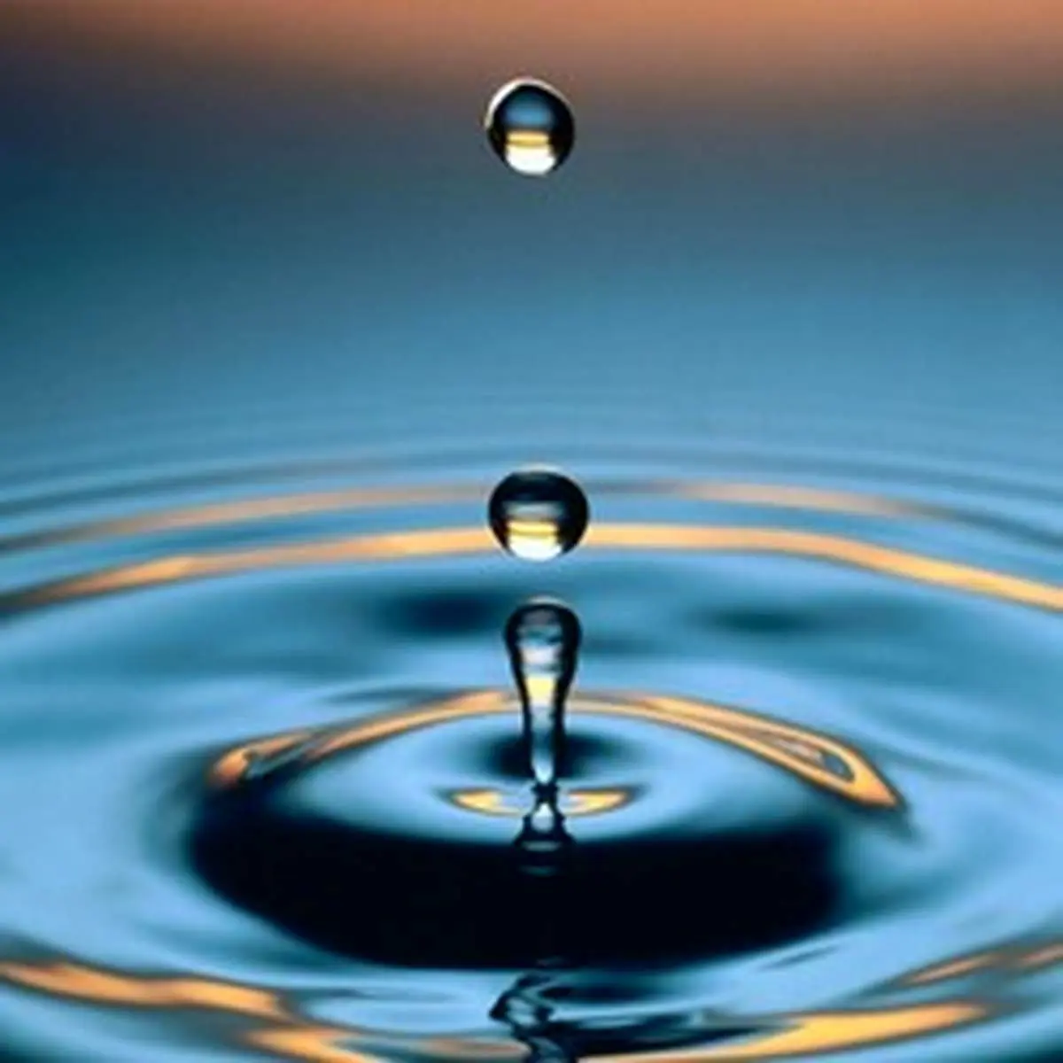 حفاری قطره آب در پودر شیشه