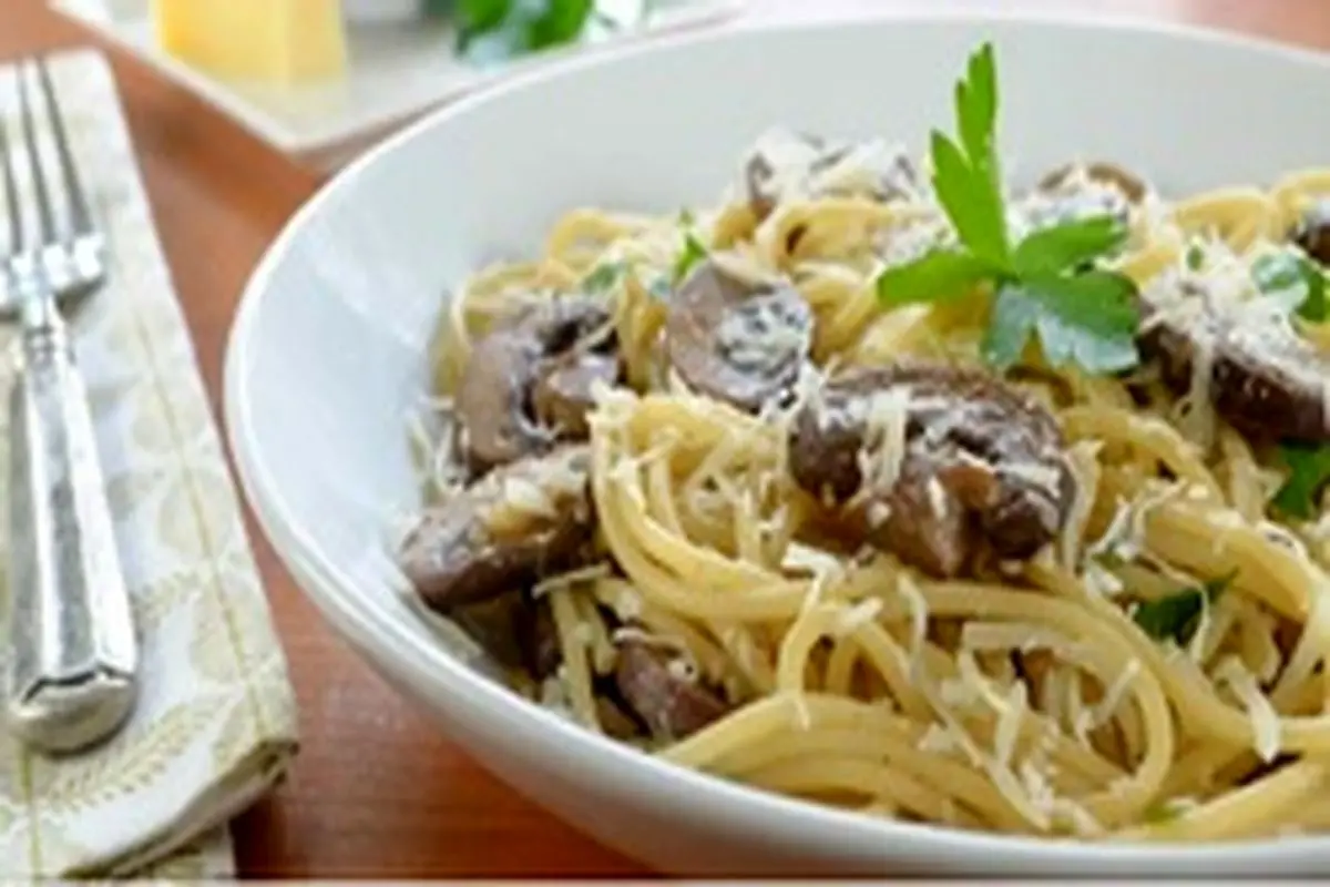 طرز تهیه اسپاگتی سیر و قارچ خوش عطر