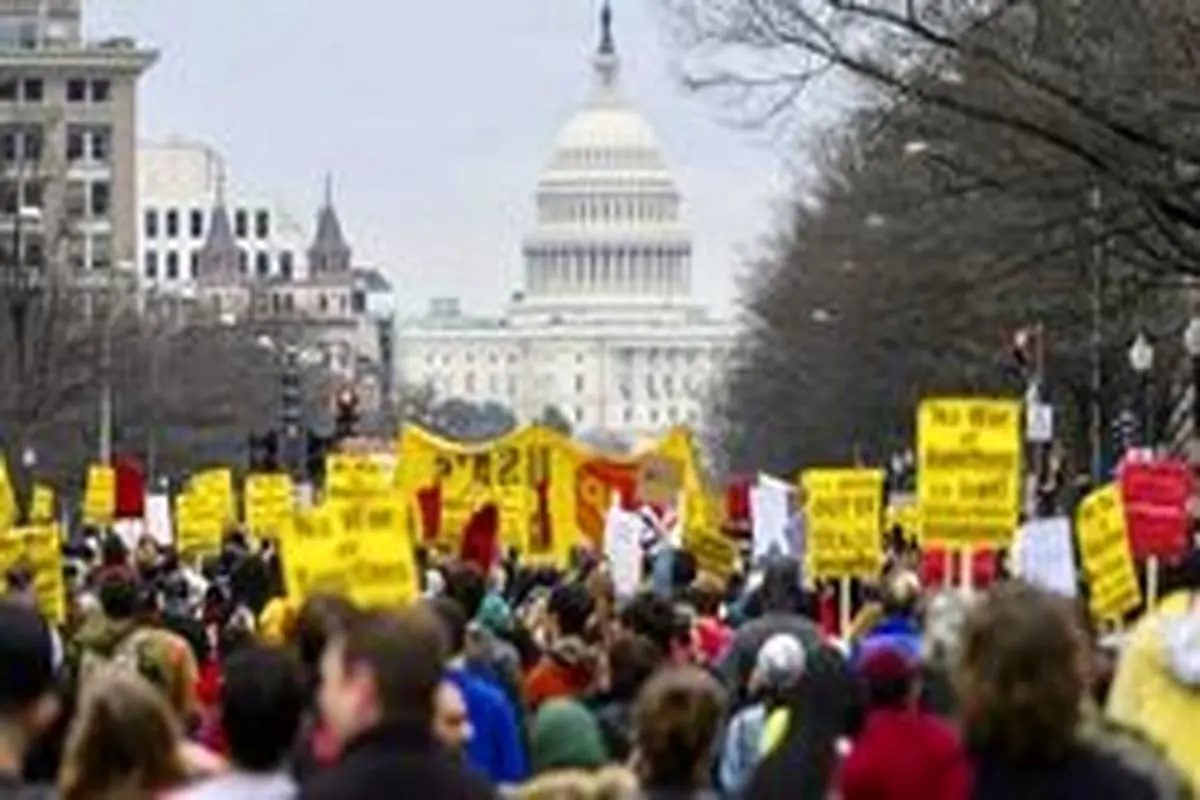نتایج نظرسنجی: مردم آمریکا اخبار اعتراضات را دنبال می‌کنند تا انتخابات ۲۰۲۰