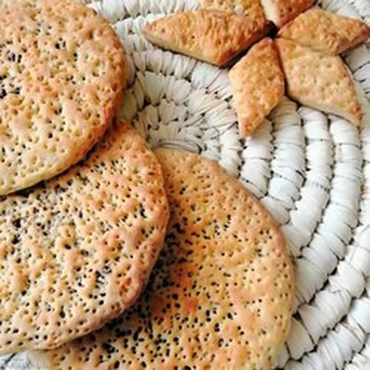 طرز تهیه کلوچه خرمایی خانگی شوشتری و دزفولی