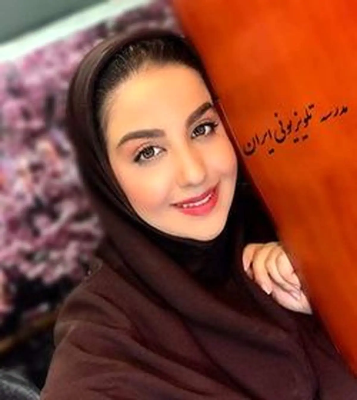 ذوق زدگی خانم مجری بخاطر افزایش فالورهایش+عکس