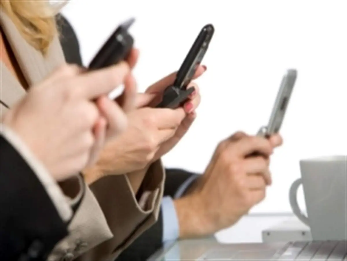 چند قانون نانوشته از فرهنگ استفاده از موبایل + فیلم