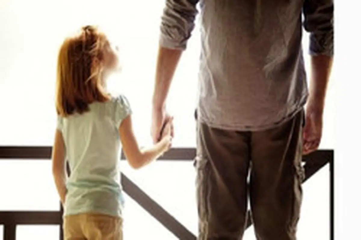 رفتار‌هایی که دخترها از پدرشان یاد می‌گیرند