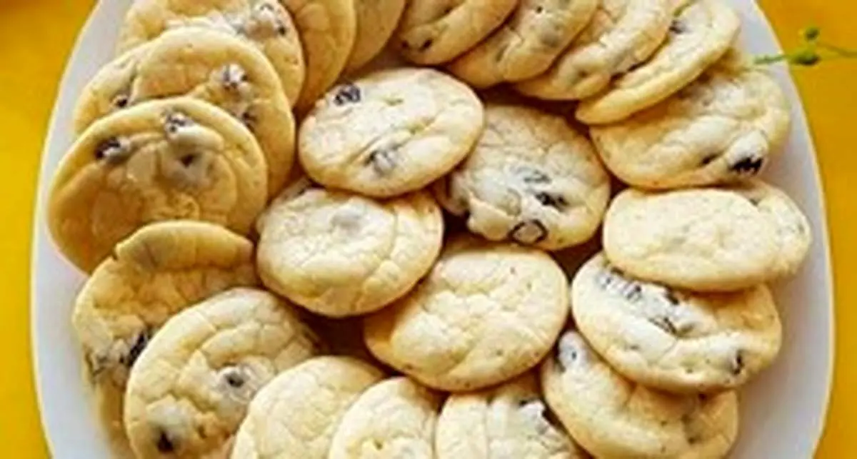 طرز تهیه نان شیرینی کشمشی