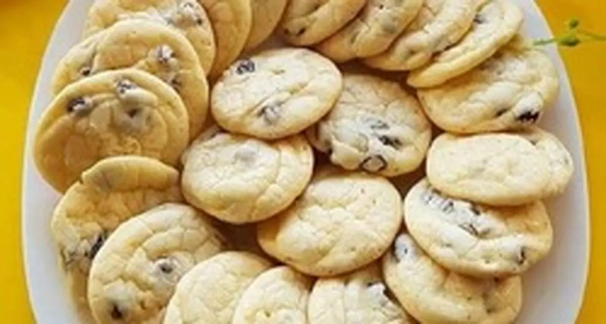 طرز تهیه نان شیرینی کشمشی