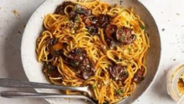 طرز تهیه اسپاگتی ایتالیایی اسپایسی با سیر