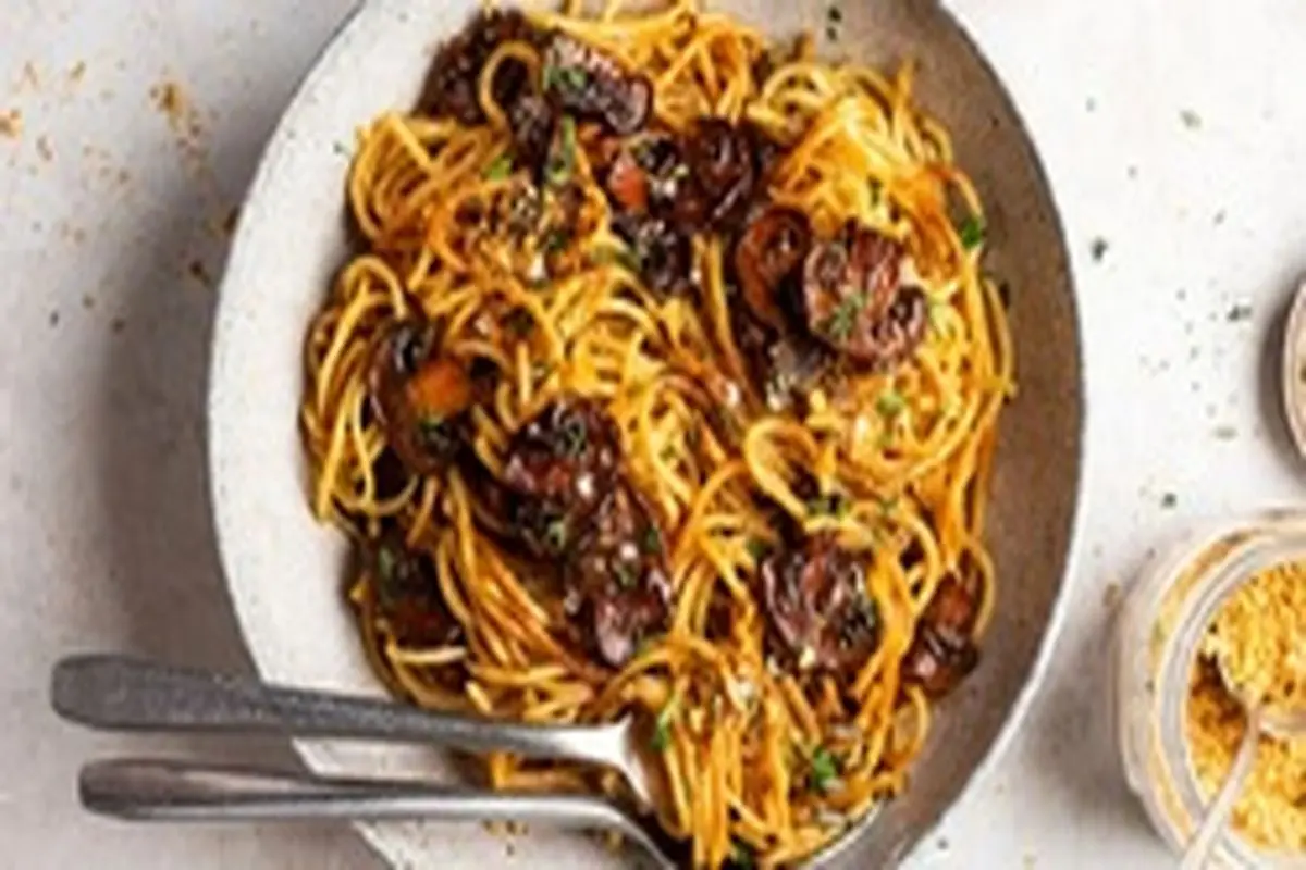 طرز تهیه اسپاگتی ایتالیایی اسپایسی با سیر
