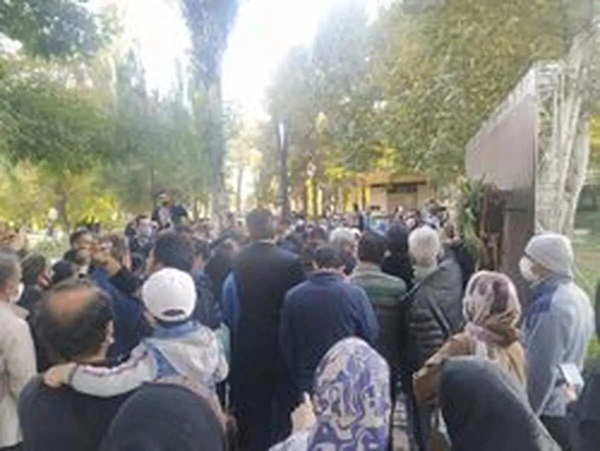 ادای احترام هزاران نفر در آرامگاه فردوسی به مرحوم استاد شجریان