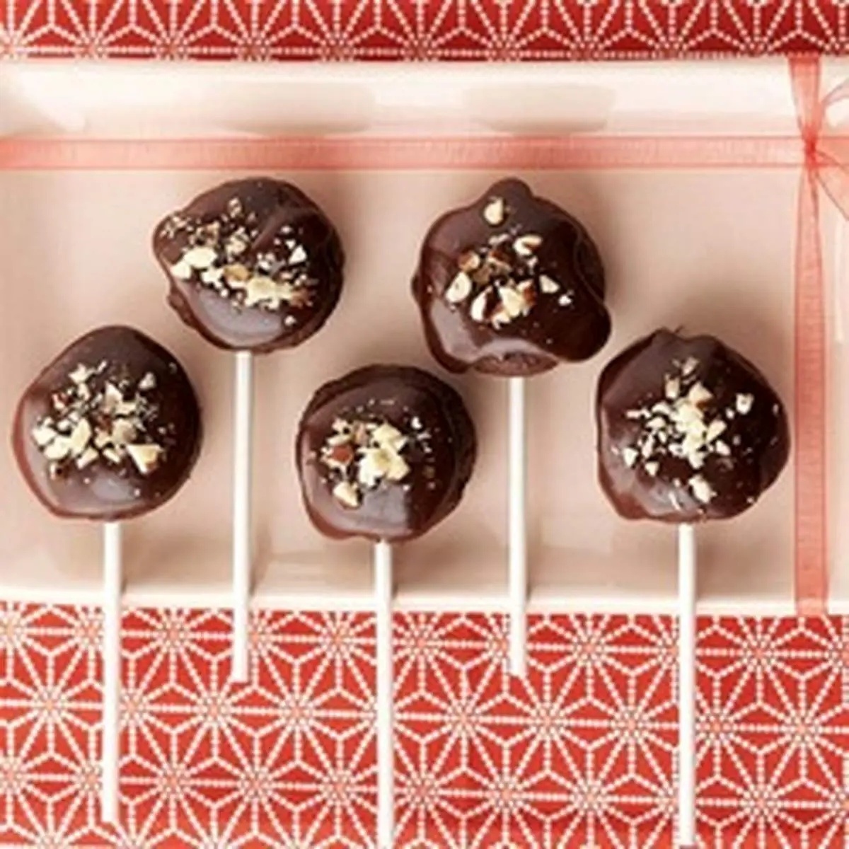 طرز تهیه آب نبات براونی برای کودکان