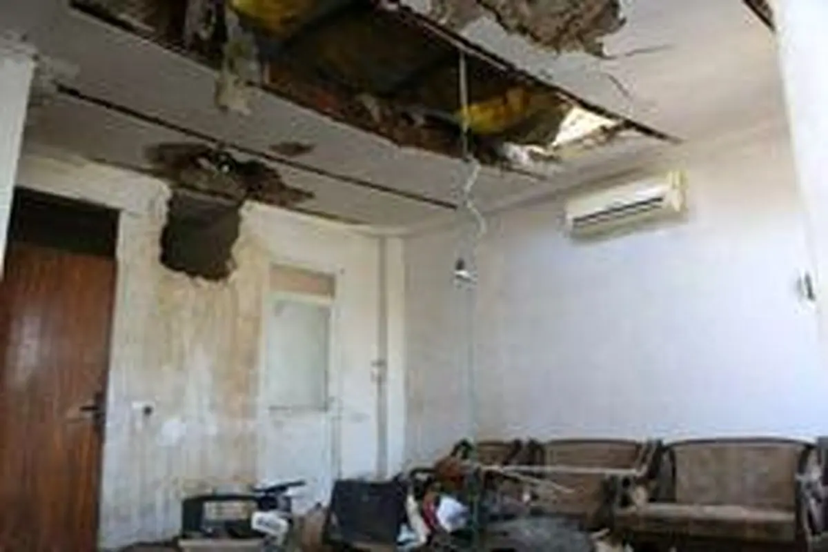 تخریب خانه‌ای در ایران در اثر أصابت گلوله جنگ قره باغ + عکس