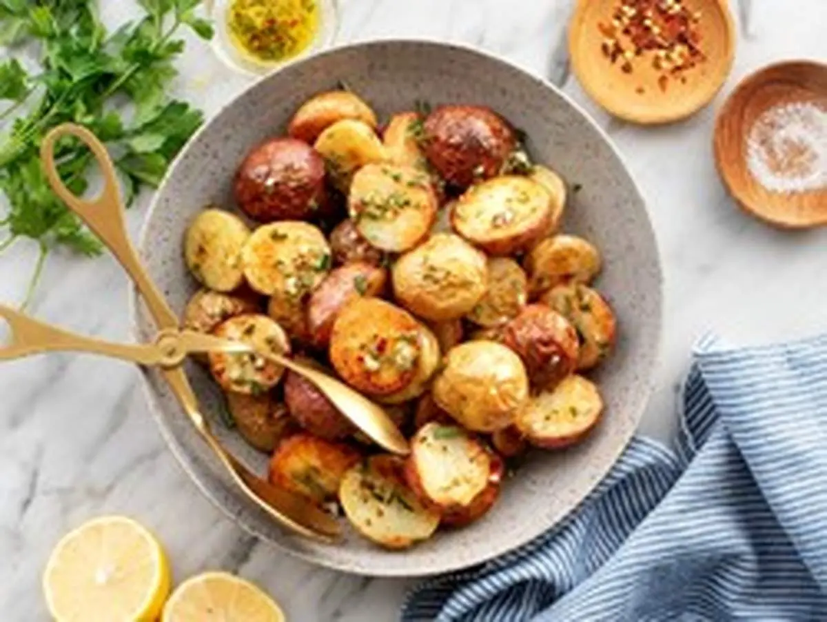 طرز تهیه سیب زمینی تنوری با روشی آسان